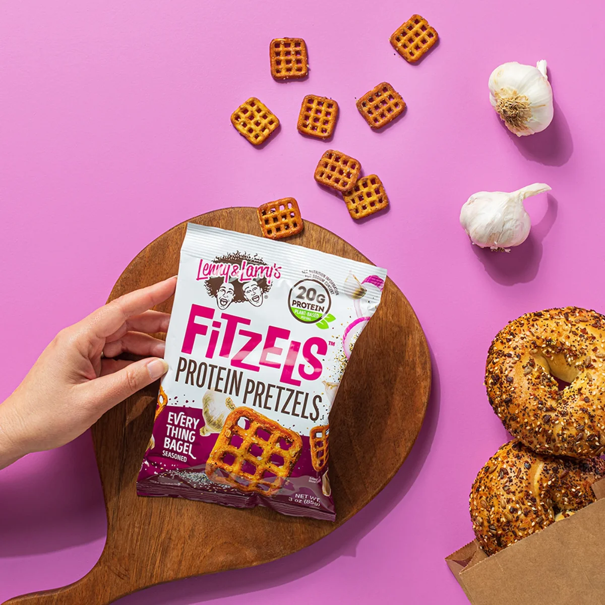fitzels protein pretzels everything bagel lennys & larrys envia suplementos2